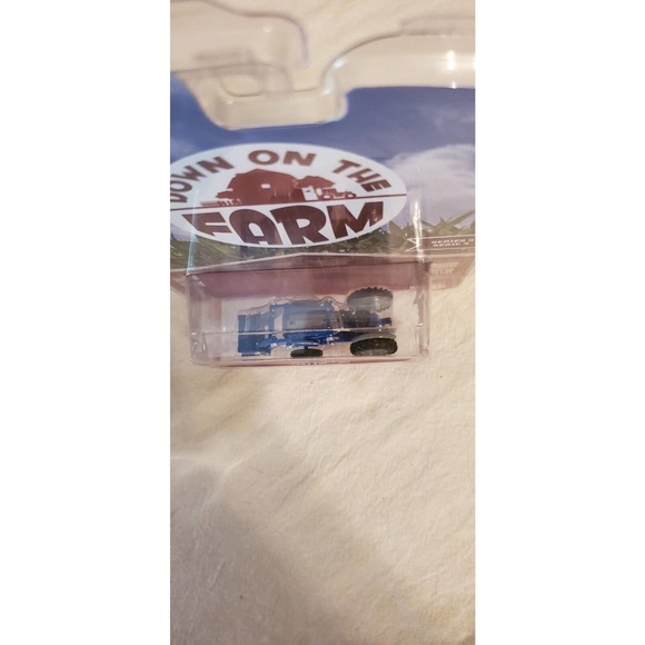 Greenlight 1952 Ford 8N Tractor with Front Loader 1/64 - Picture 6 of 6